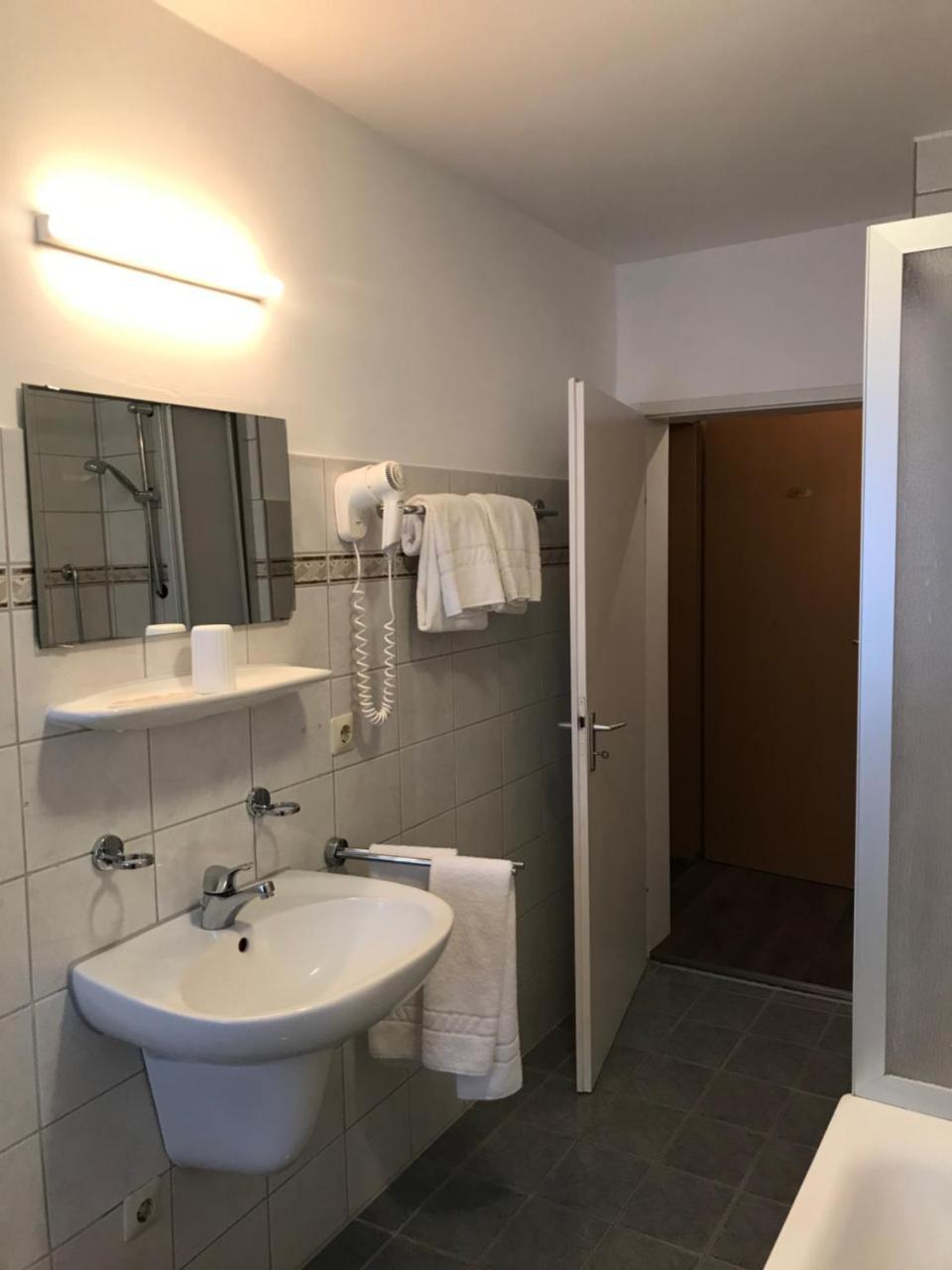 Hotel Guntia Günzburg Esterno foto